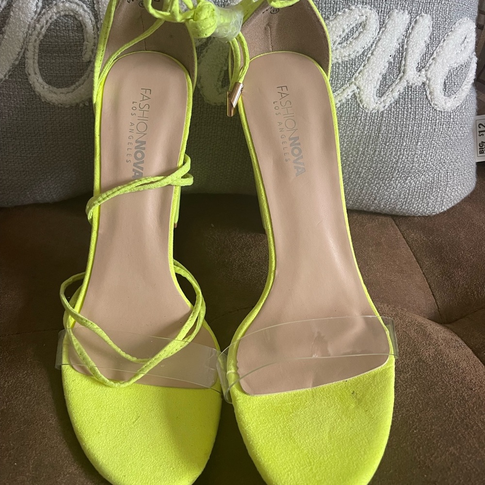 Bright Heels - Picture 2 of 5